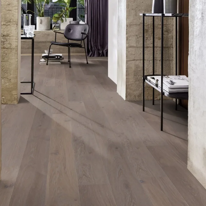 Buy Horizon Oak Plank flooring with natural wood grain, refined tones, and a durable finish for modern spaces